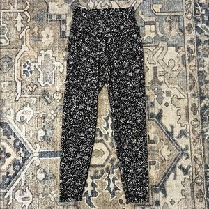 Old Navy Black and White Leggings